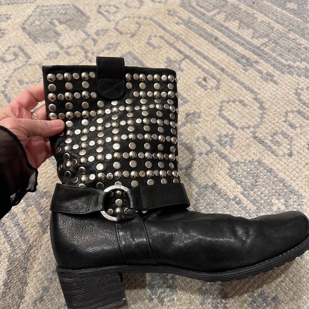 Stuart Weitzman Motorcycle Boots with Studs; 7.5 US